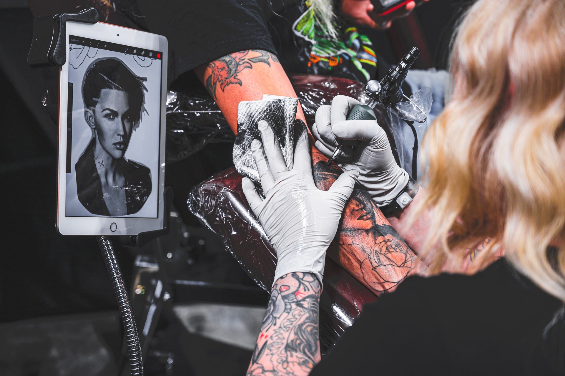 Toronto Tattoo Artists Are Suffering Through Longest Closures - Narcity